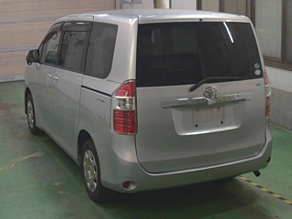 TOYOTA NOAH 2008