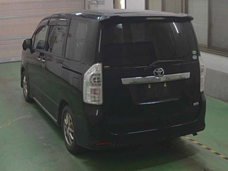 TOYOTA VOXY 2012