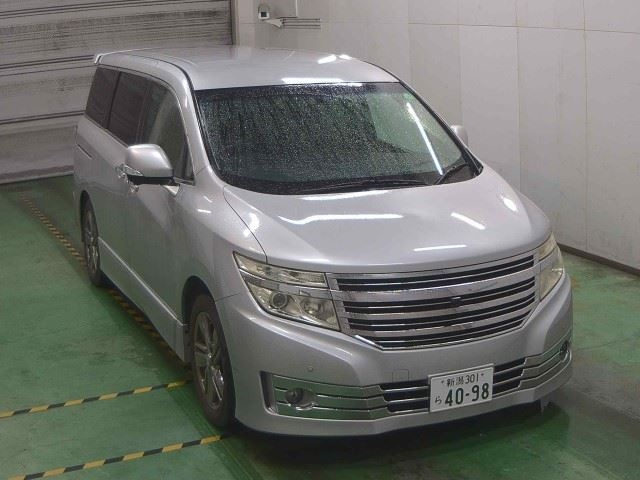 NISSAN ELGRAND 2010