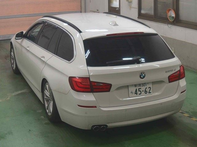 BMW 5 SERIES 2013