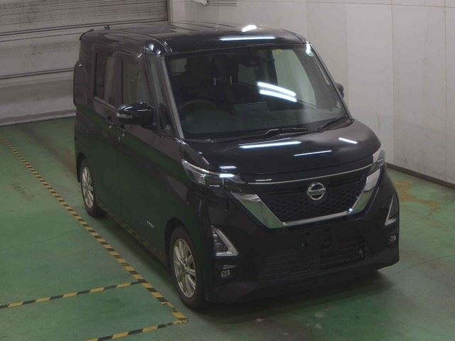 NISSAN ROOX 2020