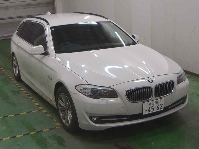 BMW 5 SERIES 2013