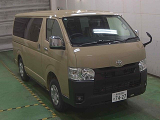 TOYOTA HIACE VAN