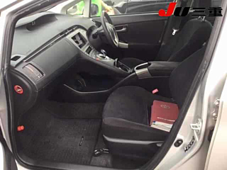 TOYOTA PRIUS 2013