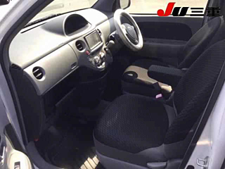 TOYOTA SIENTA 2010