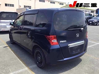 HONDA FREED 2010