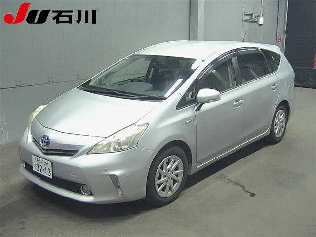 TOYOTA PRIUS ALPHA 2013