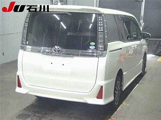 TOYOTA VOXY 2014