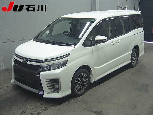 TOYOTA VOXY 2014