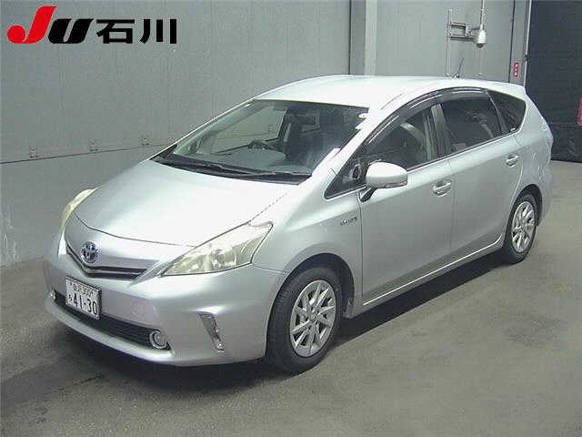 TOYOTA PRIUS ALPHA 2012