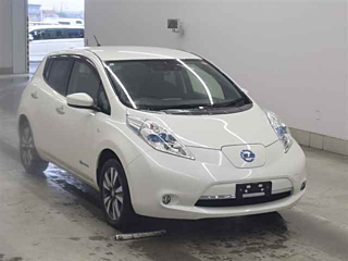 NISSAN LEAF AZE0