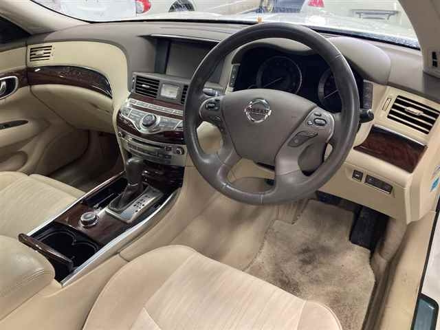 NISSAN FUGA 2014