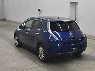 NISSAN LEAF AZE0
