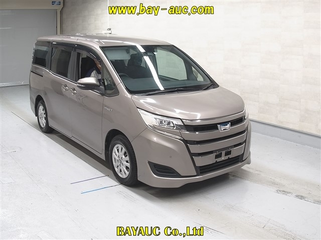 TOYOTA NOAH