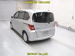 HONDA FREED 2010