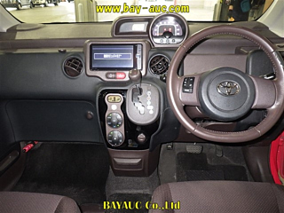 TOYOTA PORTE 2012
