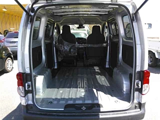 NISSAN NV200 2021
