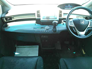 HONDA FREED 2013