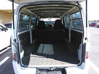 NISSAN CARAVAN VAN 2009