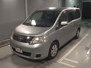 NISSAN SERENA 2010
