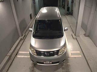 NISSAN SERENA 2010