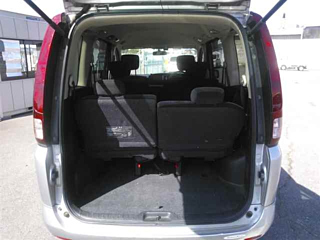NISSAN SERENA 2010