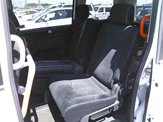 NISSAN SERENA 2013