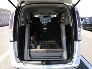 NISSAN SERENA 2013