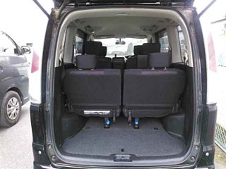 NISSAN SERENA 2010
