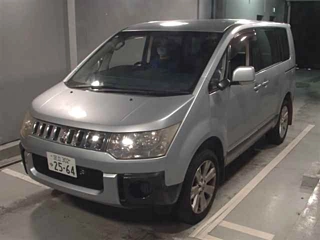 MITSUBISHI DELICA D5 2011