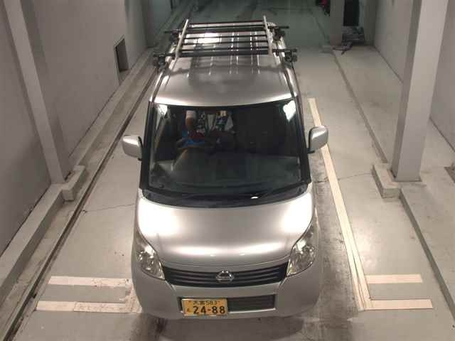 NISSAN ROOX 2010