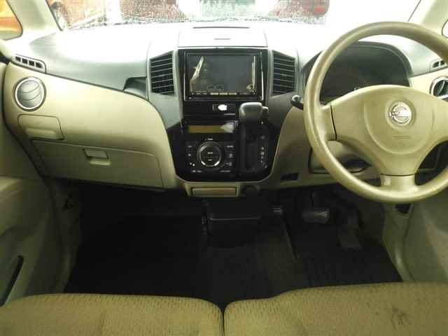 NISSAN ROOX 2010
