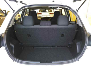 TOYOTA VITZ 2018