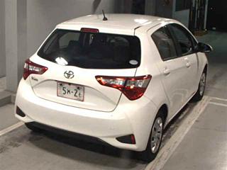 TOYOTA VITZ 2018