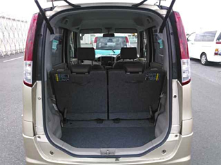NISSAN ROOX 2010