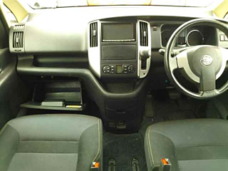 NISSAN SERENA 2009
