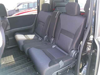 NISSAN SERENA 2010