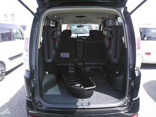 NISSAN SERENA 2010