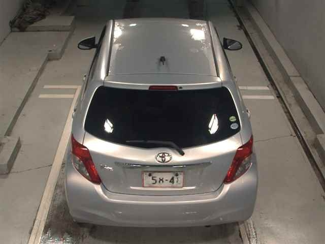 TOYOTA VITZ 2012