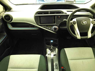 TOYOTA AQUA 2013