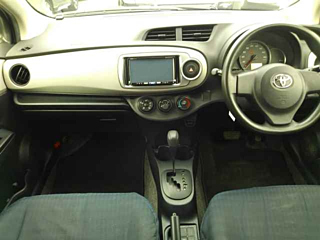 TOYOTA VITZ 2014