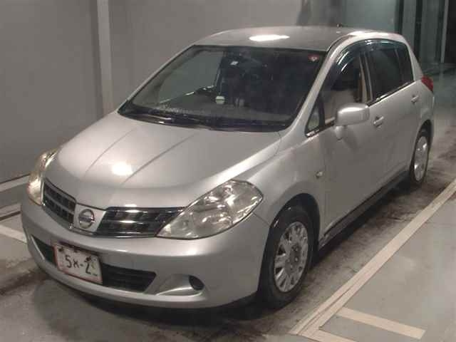 NISSAN TIIDA 2010