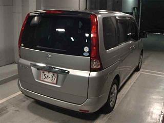 NISSAN SERENA 2010