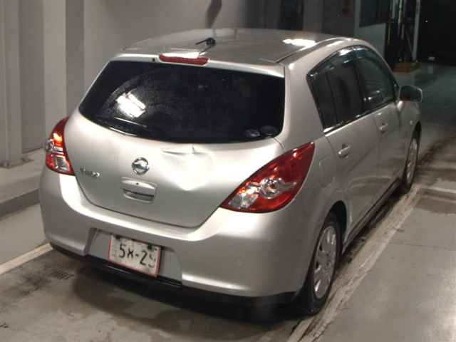 NISSAN TIIDA 2010