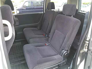 NISSAN SERENA 2010