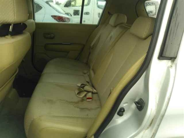 NISSAN TIIDA 2010