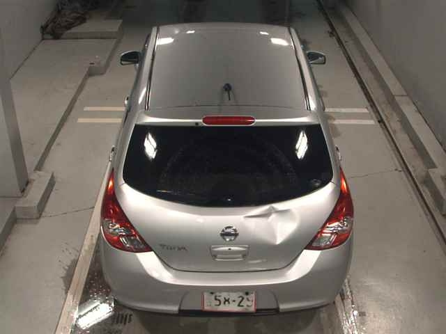 NISSAN TIIDA 2010