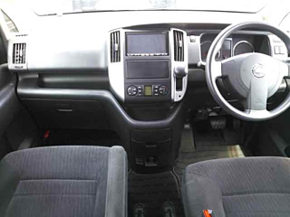 NISSAN SERENA 2010