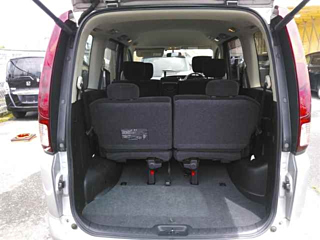NISSAN SERENA 2010