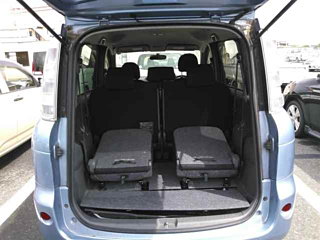 TOYOTA SIENTA 2011
